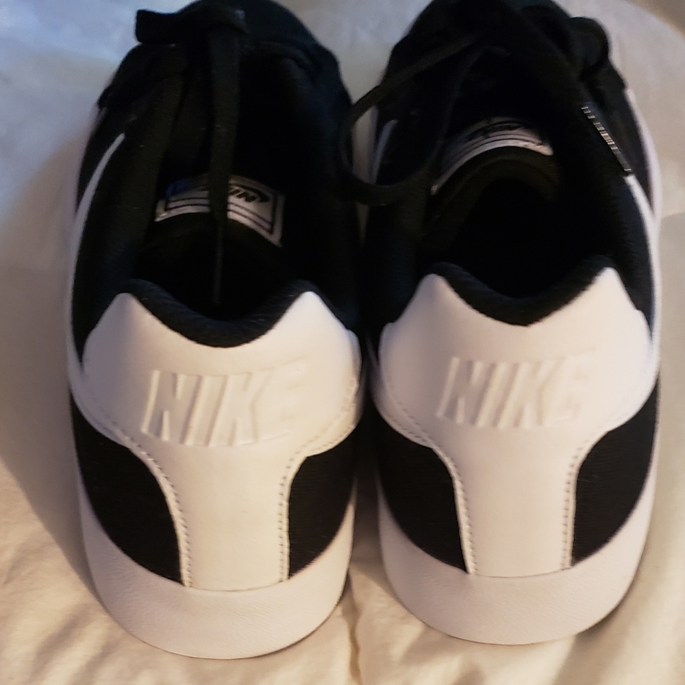 Ladies black and white Nike